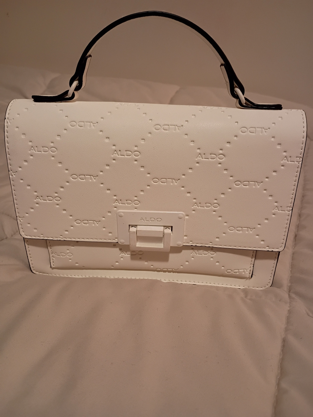 ALDO Geometric Shoulder Bag White & Black New With Strap Inside The Purse
